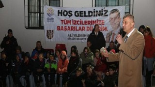 Gölcük Belediye Başkanı Ali Yıldırım Sezer, Aksığın Kampı’nda izciler ve aileleriyle bir araya geldi