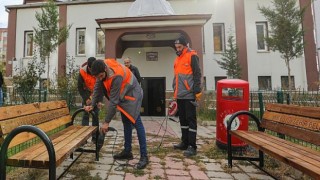 Van Büyükşehir Belediyesi Kent Genelindeki Camilere 7 Bin Bank Dağıttı