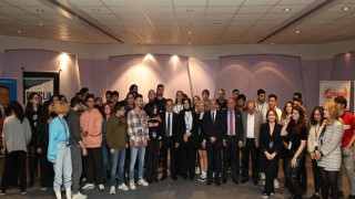Antalya Büyükşehir Belediye Başkanı Muhittin Böcek ve CHP Genel Başkan Yardımcısı Ali Öztunç Gençleri Ziyaret Etti