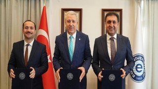 Prof. Dr. Budak, “Toplumsal katkıya yönelik çalışmalar yapmayı kendimize her zaman görev addettik”