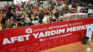 Antalya Büyükşehir Belediyesi depremzedeleri yalnız bırakmıyor
