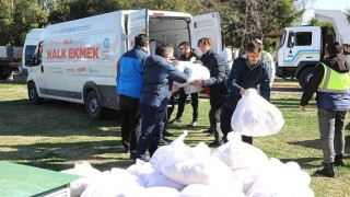 Antalya Büyükşehir depremzedelere 100 bin ekmek gönderdi
