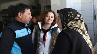 Başkan Aras'tan Depremzedelere Ziyaret