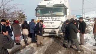 Bayraklı Belediyesinin yardım tırları umut oluyor