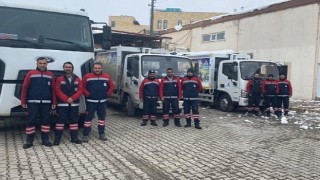 Deprem Bölgesine 3 Temizlik Aracı ve 14 Personel Daha Gönderildi