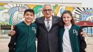 Depremzede çocuklar, İş Bankası'nın desteğiyle Darüşşafaka'da eğitim alacak