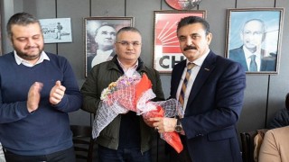 Dikili'de Miting Gibi Devir Teslim Töreni