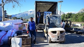 Kemer'in 7'inci yardım tırı yola çıktı