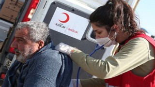 Kızılay Mobil Sağlık Araçları İlk Gün 600 Depremzede'ye Ulaştı