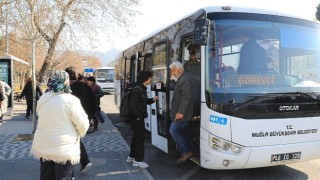 Muğla Büyükşehir Belediyesi Depremzedeleri Ücretsiz Taşıyor