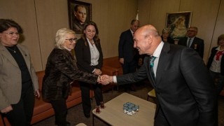 Başkan Soyer, İzmir'deki şehit ve gazi yakınlarını ağırladı “Hep birlikte daha güzel bir memleket kuracağız”