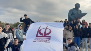 Depremde Yardım Gönüllüsü Olan Gençler Çanakkale'de