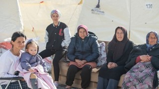 Depremzede kadınlar 8 Mart'ı buruk karşıladı “Ne güzel yaşıyorduk, sıcak bir yuvamız vardı”