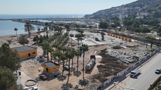 Finike Cumhuriyet Meydanı'nda yüzde 70 tamamlandı