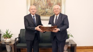 Karabağlar Belediye Başkanı Muhittin Selvitopu'dan Kemal Kılıçdaroğlu'na “hayırlı olsun” ziyareti