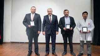 Rektör Prof. Dr. Budak, “Sağlık çalışanlarımız tüm zorlu koşullara rağmen fedakârca çalışıyor”