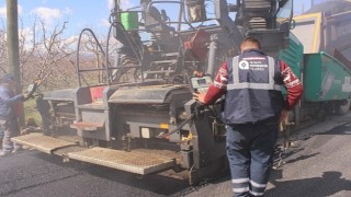 Elmalı'da sıcak asfalt çalışması