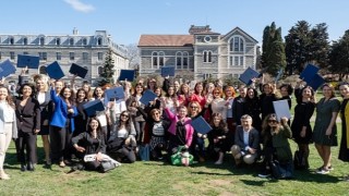 Sağlığa Yön Verecek Kadın Liderler Programı İkinci Mezunlarını Verdi