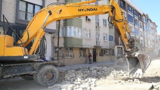 Edremit'te Yol Çalışmaları Hız Kesmeden Devam Ediyor