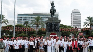 Cumhuriyetimizin 100.yılında, Koton Cumhuriyet Gönüllüleri İzmir'in Kurtuluşu'nun yıldönümünde İzmir'deydi!