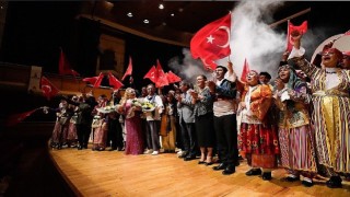 İzmirli muhtarlar Cumhuriyet'in 100'üncü yılı için yeniden sahneye çıktı