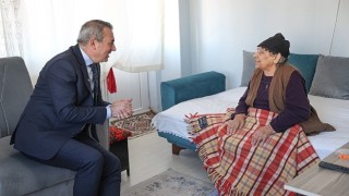 Gülkartları Başkan Uzun Teslim Etti