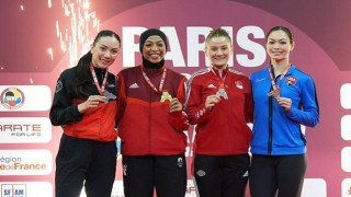 Kağıtsporlu Tuba ve Ömer, Paris'te kürsüde
