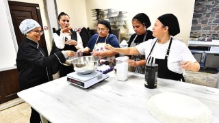 Meslek Fabrikası'nda işitme engellilere yönelik pastacılık kursu açıldı