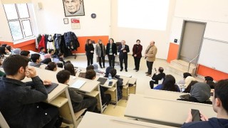 Rektör Ünüvar, Tıp Fakültesi Öğrencileri ile Aynı Sırada Ders Dinledi