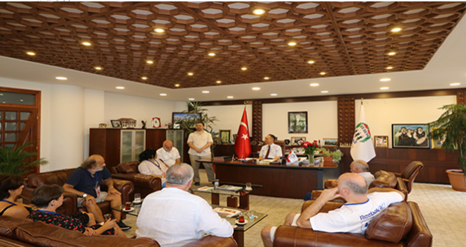 Resim Çalıştayı Ekibinden Türkmen'e Ziyaret